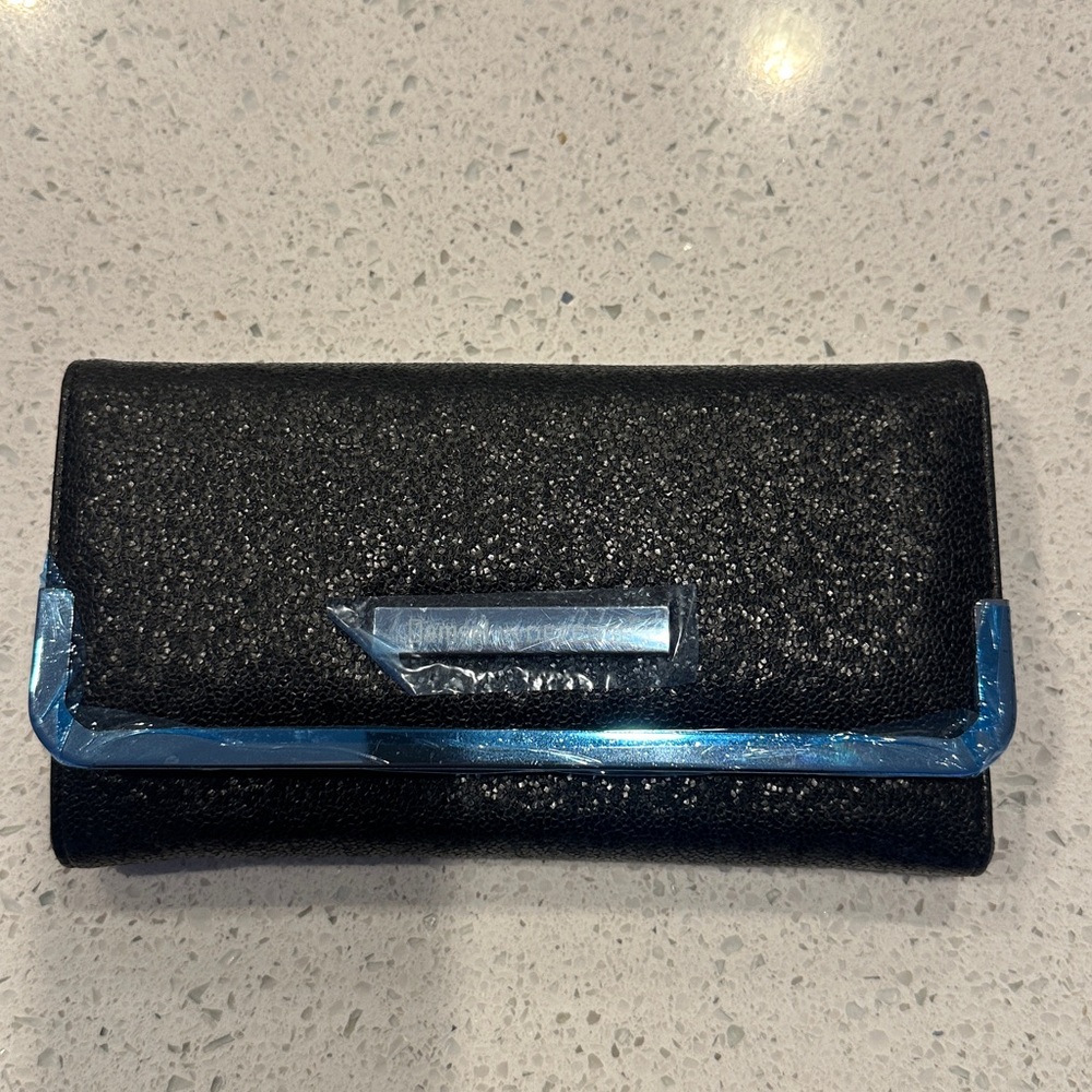 Damsel in defense, black, RFID wallet.